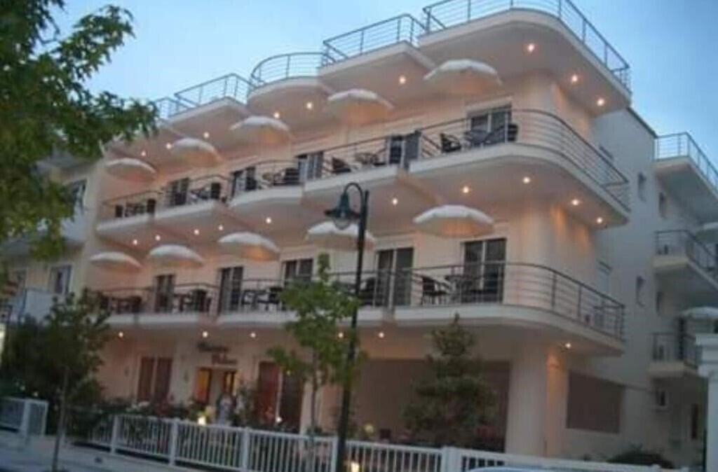 Отель Christina Hotel 2*