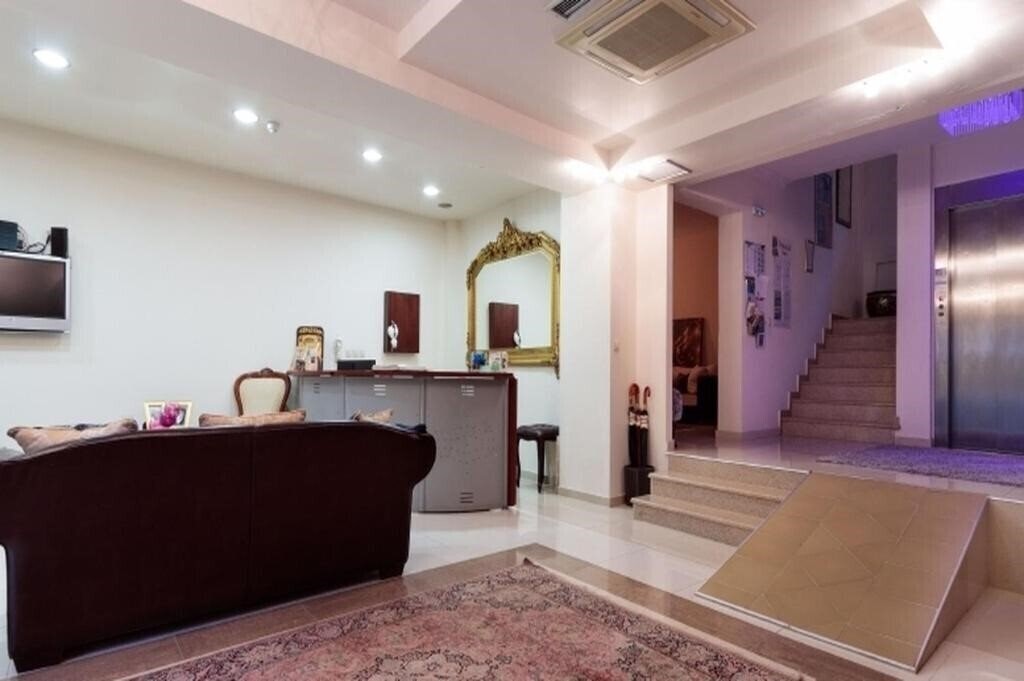 Фотографія Christina Hotel 2*