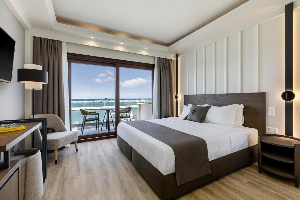 Готель Diverso Platamon Luxury Hotel & SPA 5*