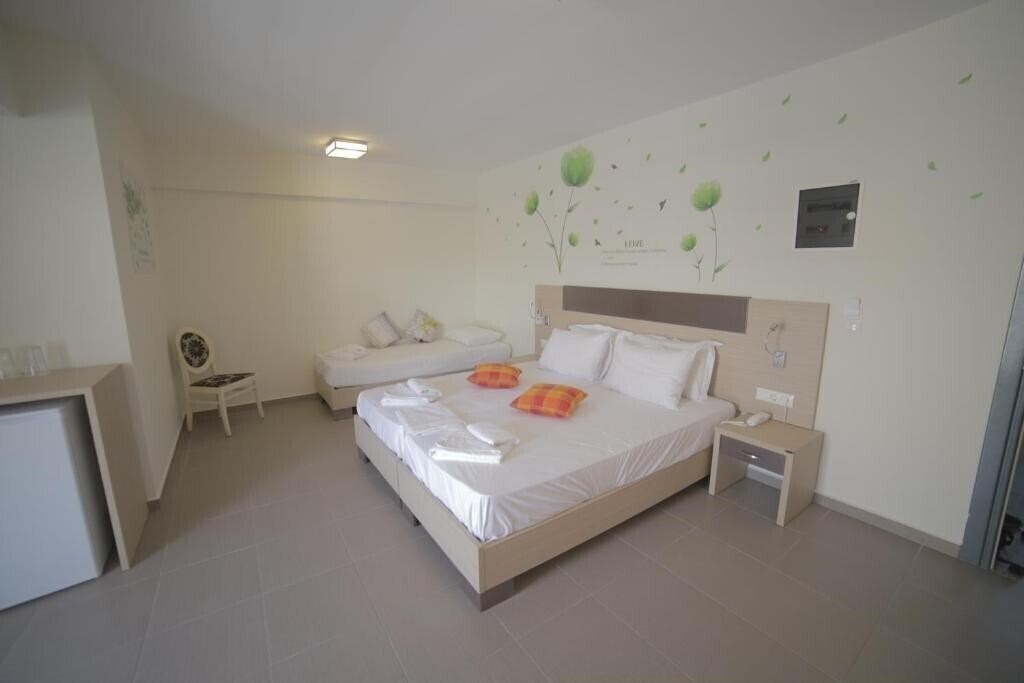 Готель Ecohotel Paralia 4*