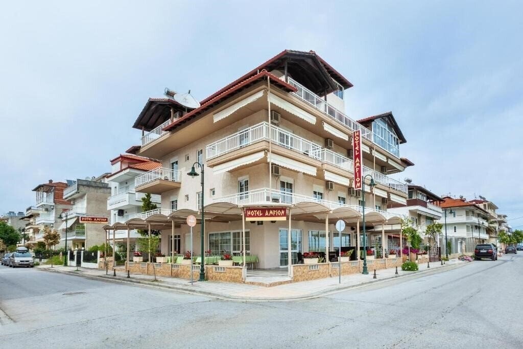 Готель Amfion Hotel 3*