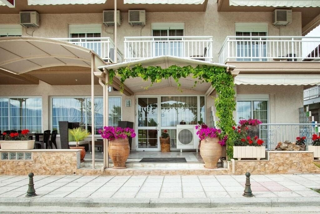 Фото Amfion Hotel 3*