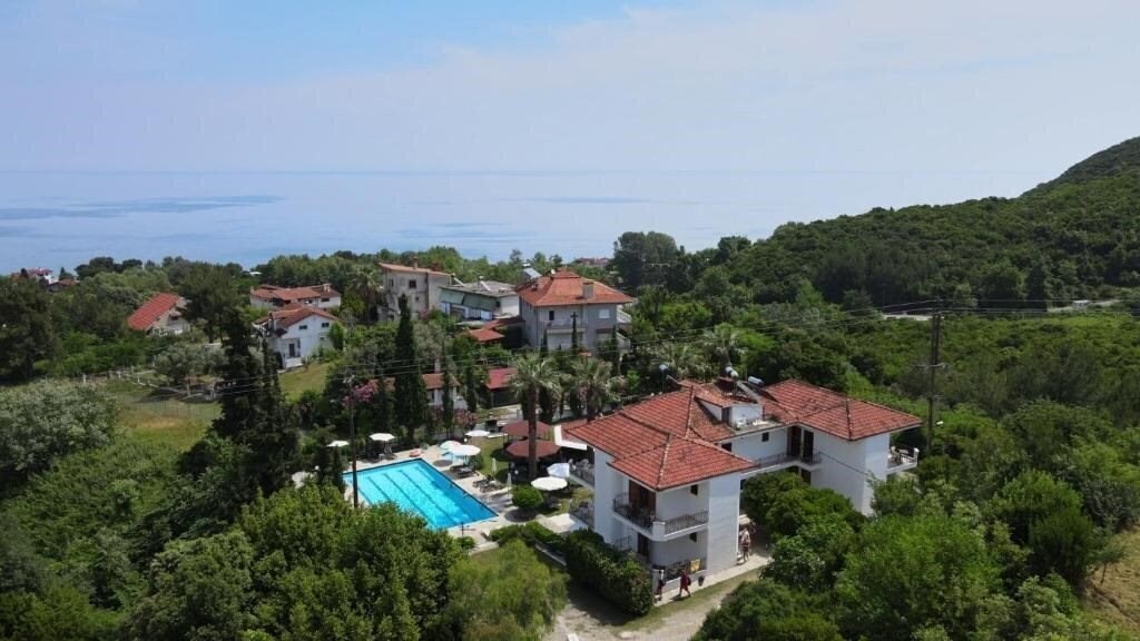 Отель Irida Hotel 3*