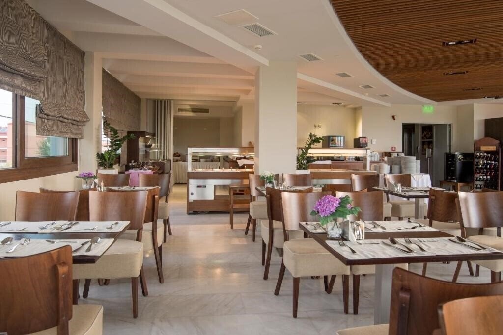 Картинка Cosmopolitan Hotel & SPA 4*
