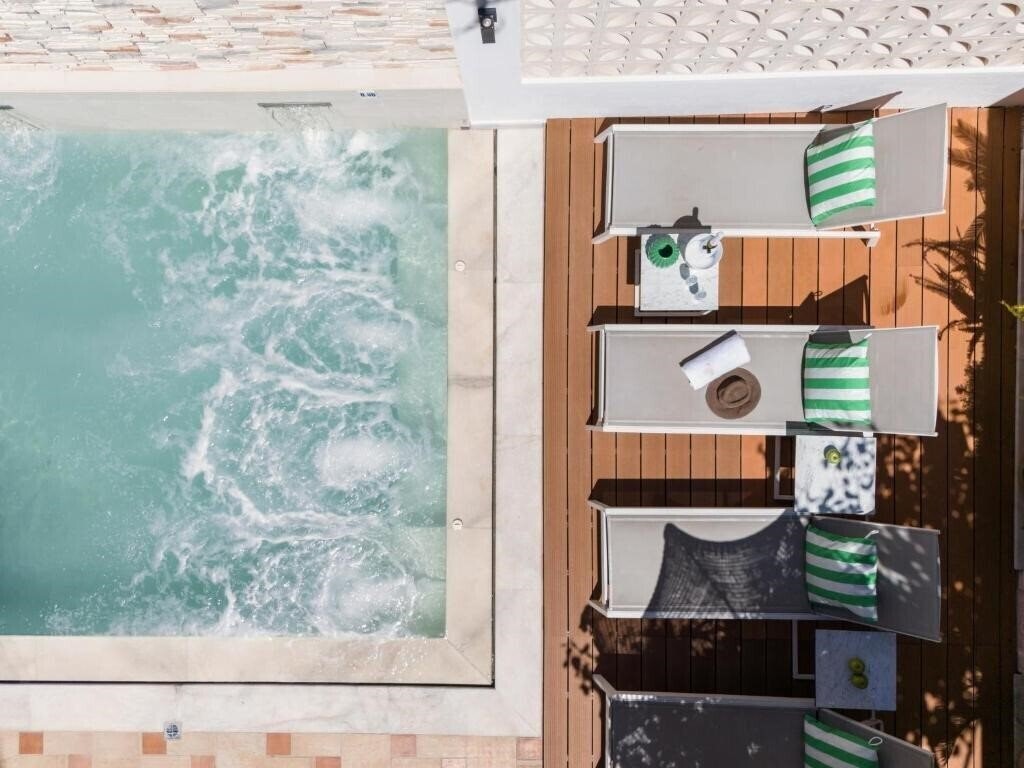 Фото Eliza Hotel by Panel Hospitality	 4*