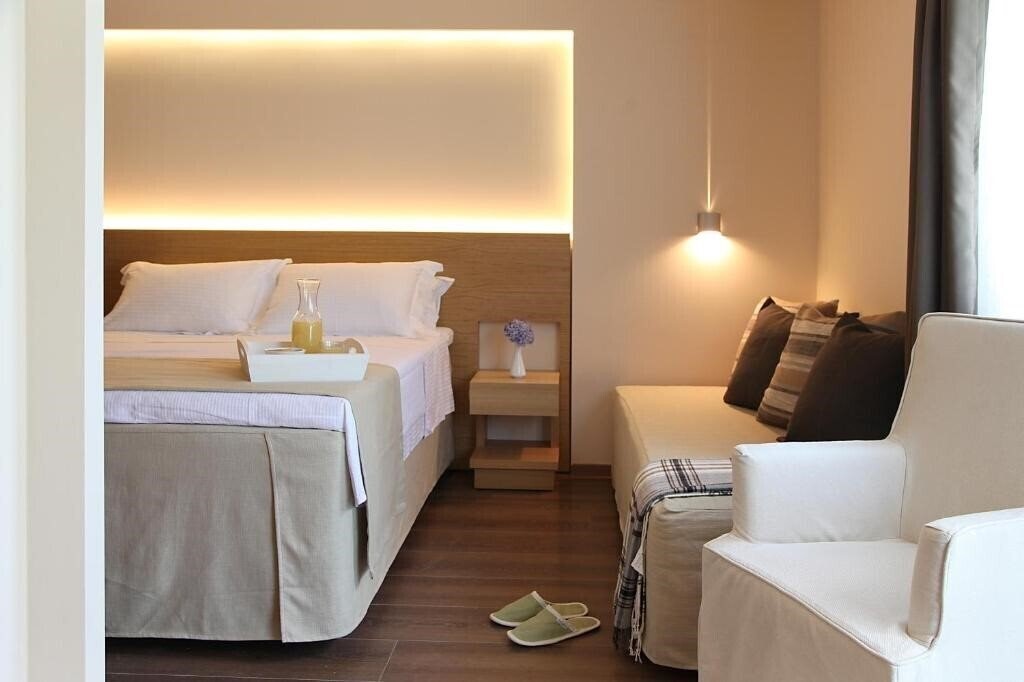 Фото Theta Hotel 4*