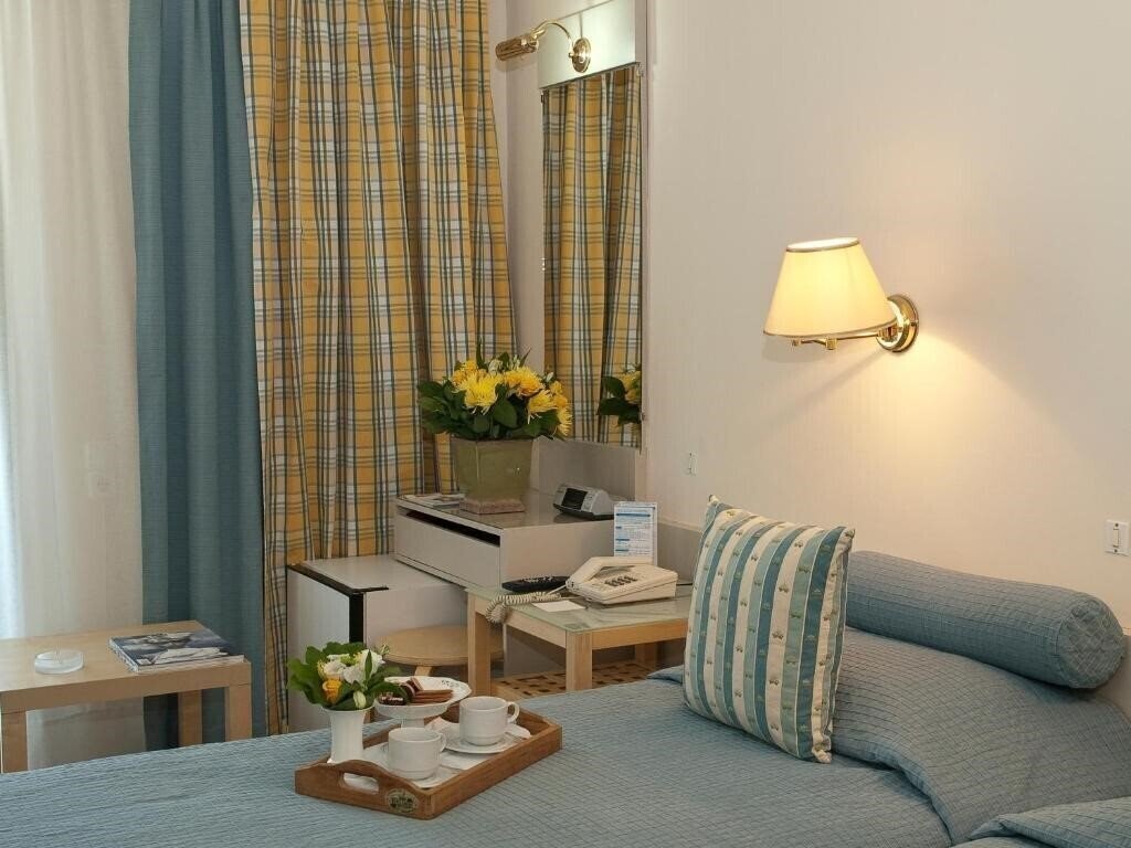 Отель The Park Piraeus 3*