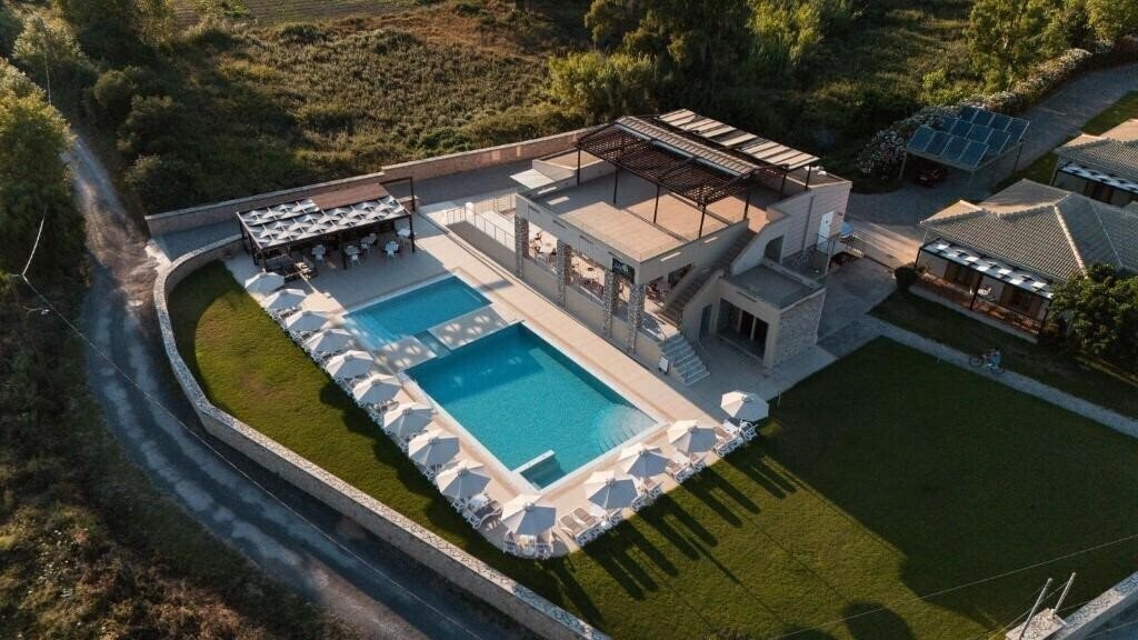 Отель Niriides Luxury Villas 5*