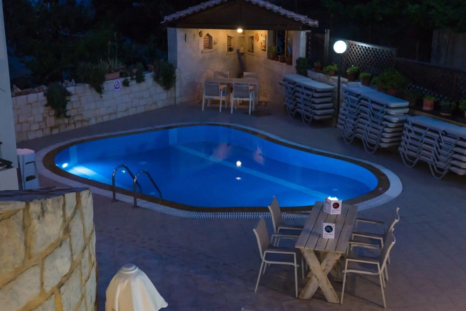 Фотографія Matheos Apartments 3*