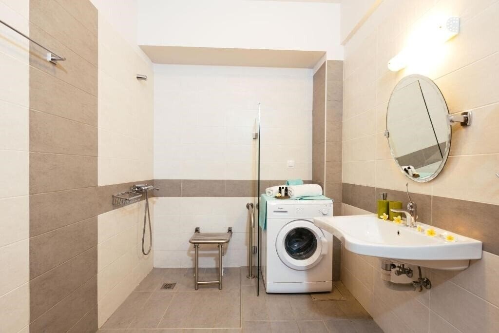 Фото Hotel Seaview Apartments 4*