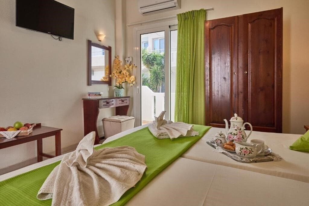 Отель Corali Studios 3*