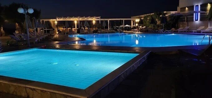 Готель Ideal Beach 4*