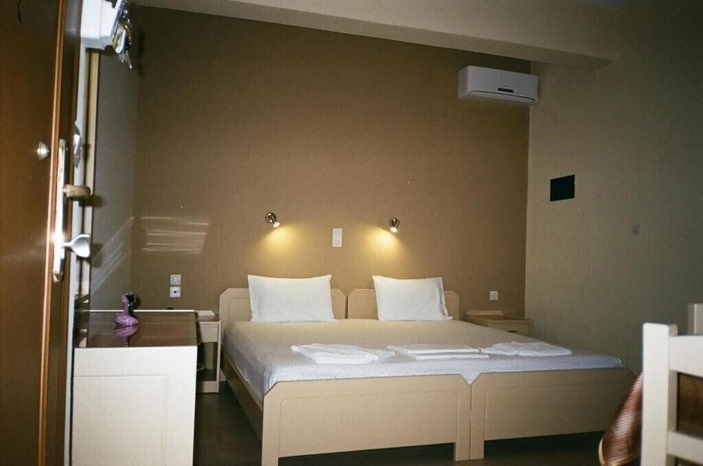 Фото John Apartments 4*