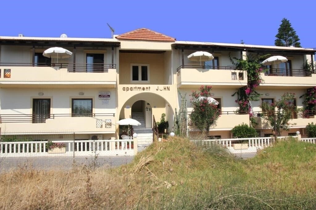 Фотография John Apartments 4*