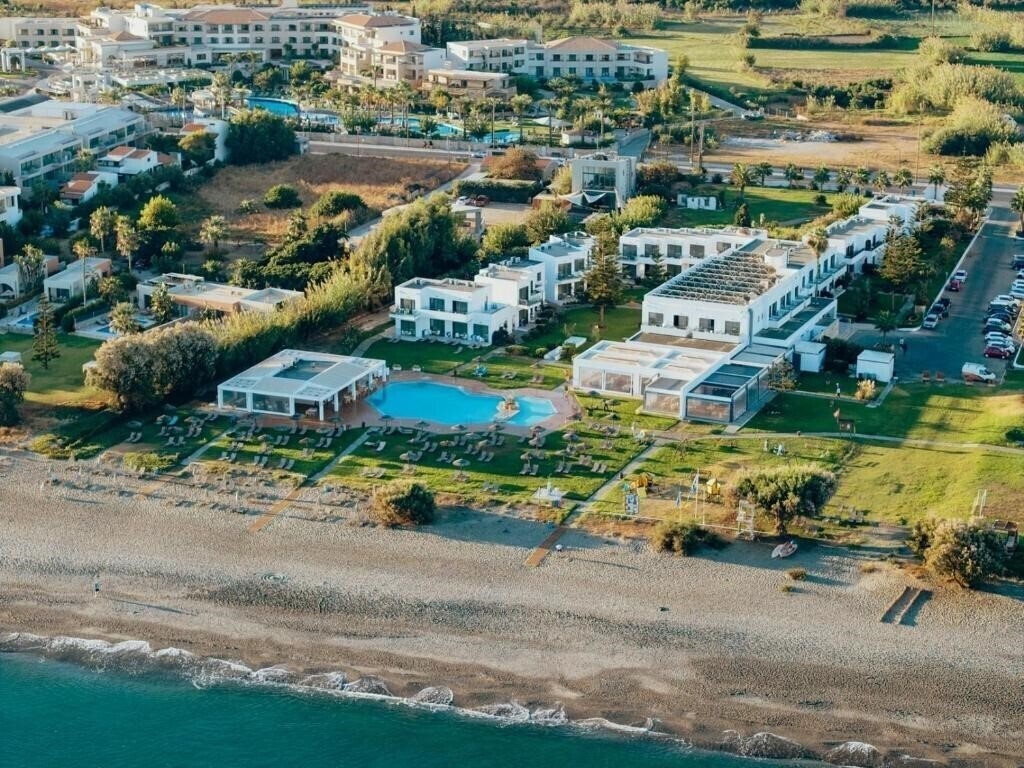 Отель Geraniotis Hotel & Resort 4*