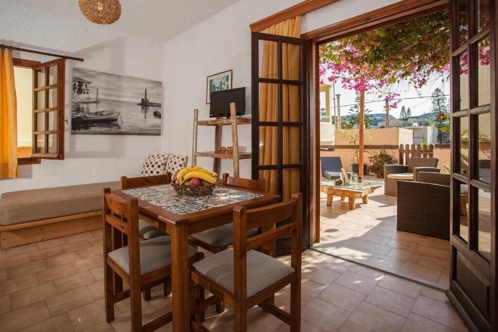 Фото Ilias Apartments 3*