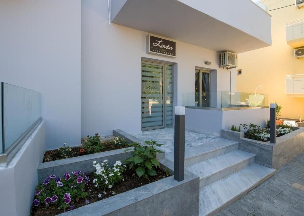 Готель Linda Apartments 3*