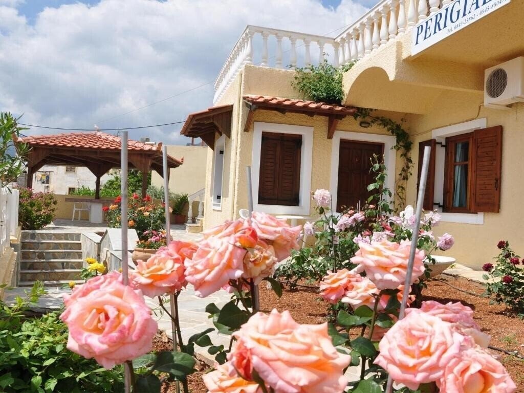 Отель Perigiali Apartments 3*
