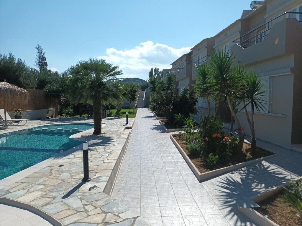 Фото Secret Garden Hotel 3*