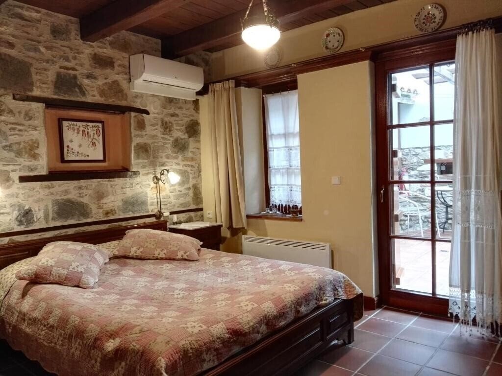 Фото Viraggas Mansion 3*