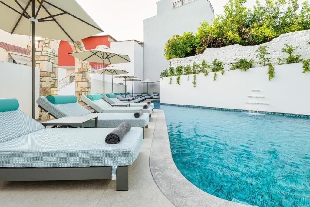Отель Dioni Boutique Hotel 4*
