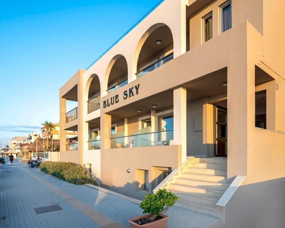 Отель Blue Sky Apartments апартаменты