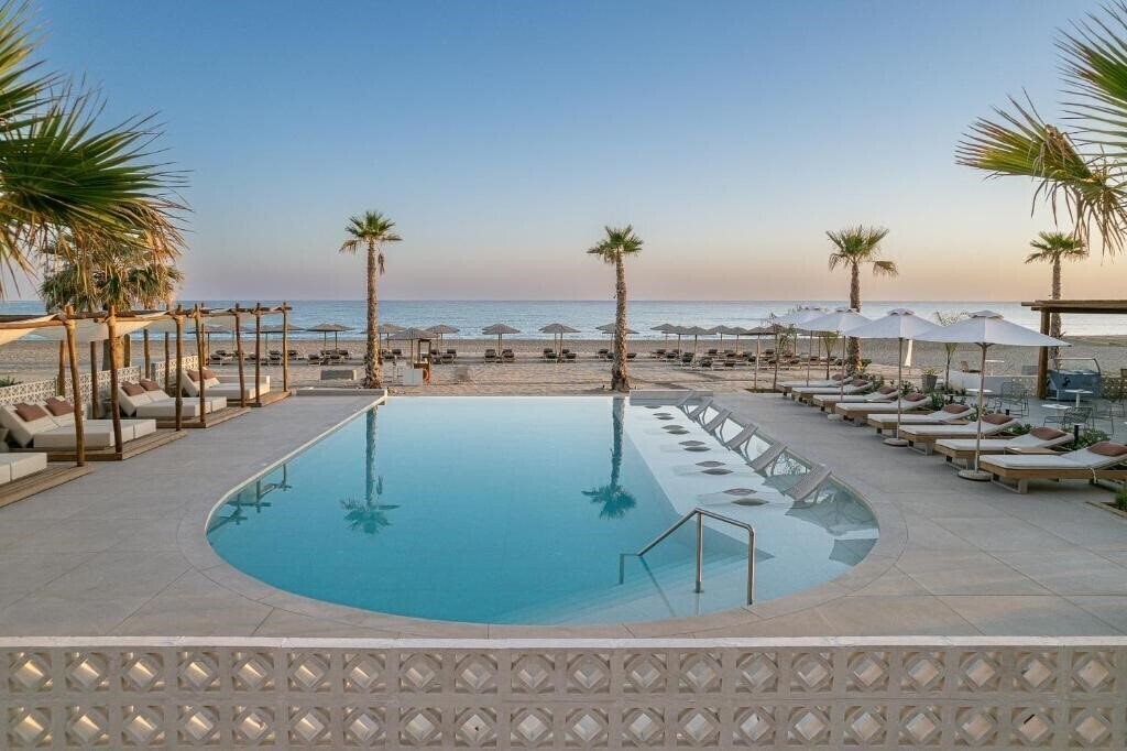 Готель Iperion Beach 3*