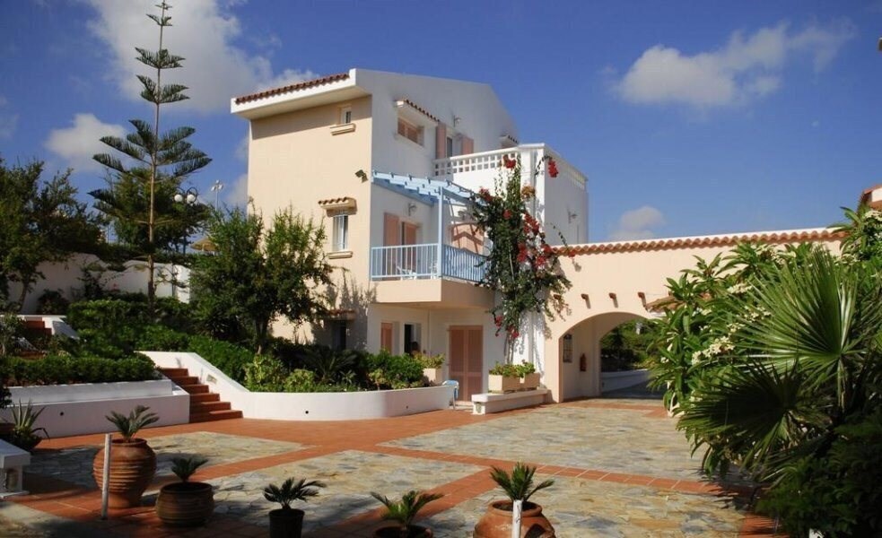 Готель Golden Dream Apartments (ex. Golden Dream) 3*