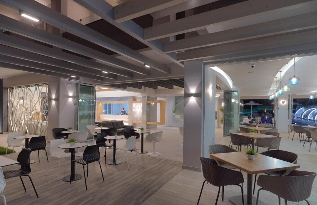 Зображення Melrose Hotel 4*