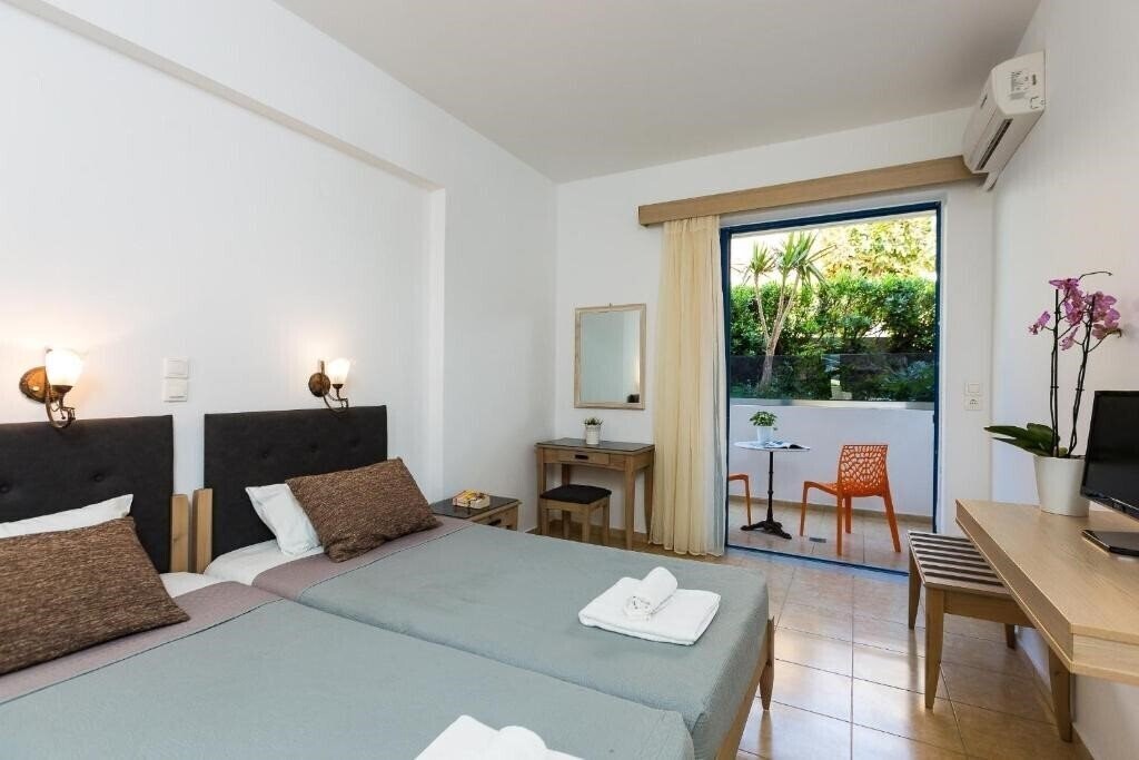 Зображення Yacinthos Hotel Apartments 2*