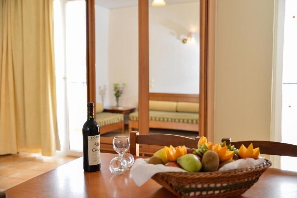 Картинка Lefkoniko Ostria 2*