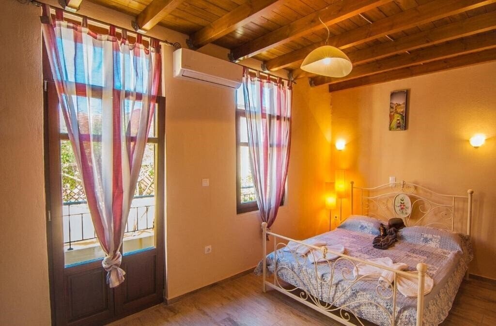 Готель Asikiko Suites 3*