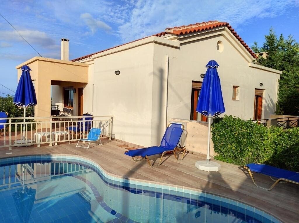 Отель Helidonia Villas 3*