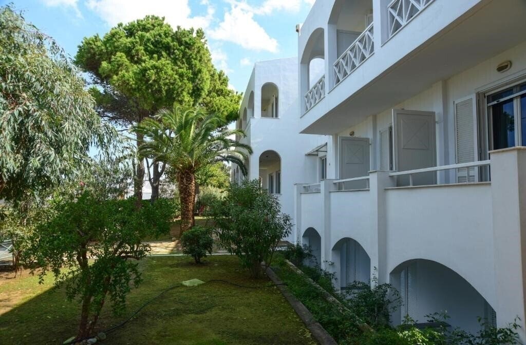 Отель Mantenia 3*