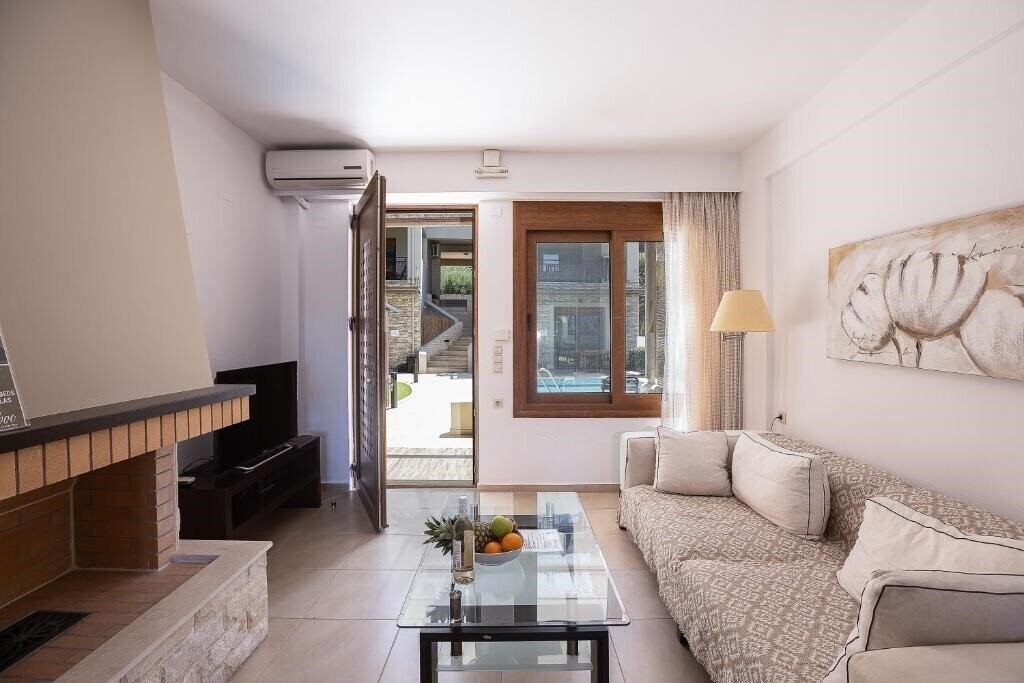 Фото Pantheon Villas & Suites 4*