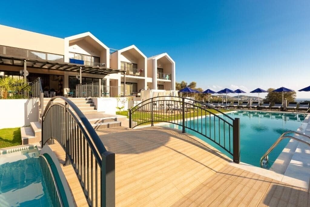Изображение T Hotel Premium Suites 4*