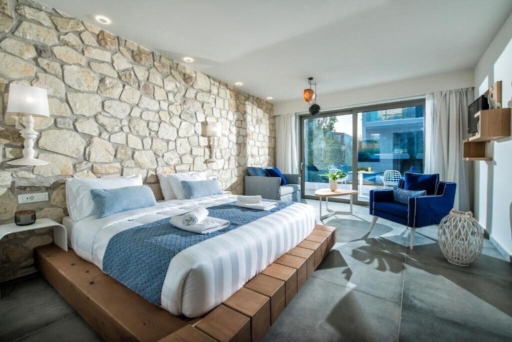 Готель Mary Hotel & Mary Royal Suites 3*