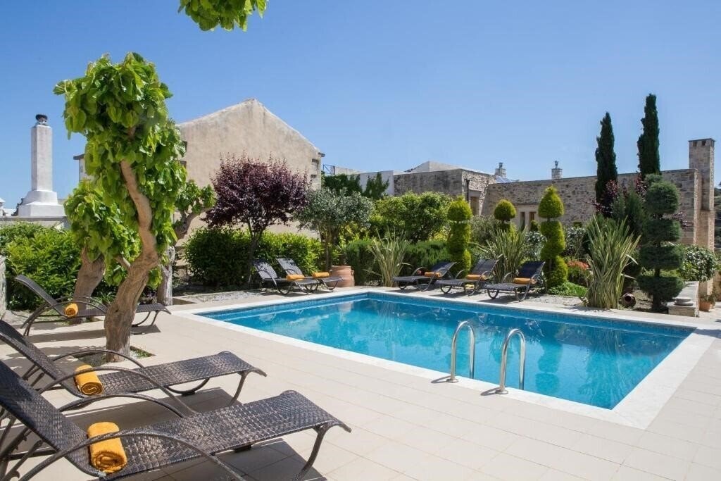 Отель Arcus Suites 4*