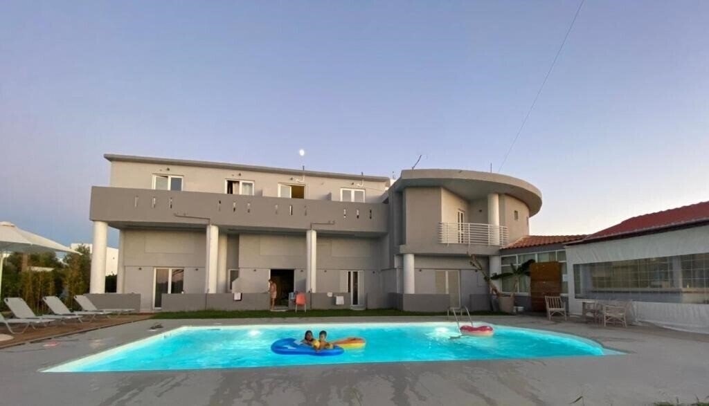 Отель Banana Moon Boutique Hotel 3*