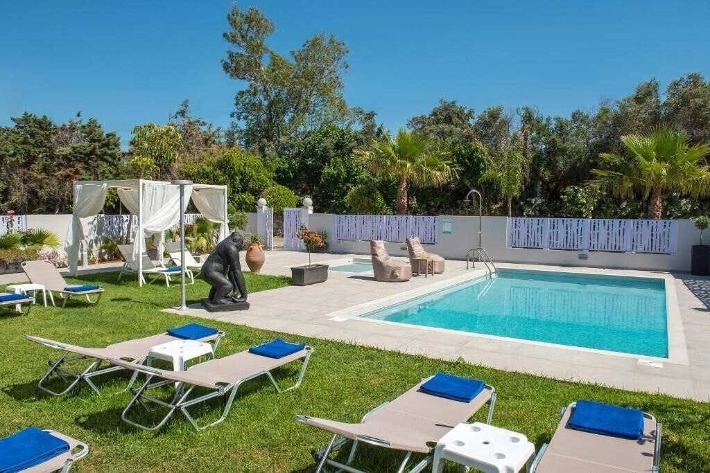 Отель Marianthi Apartments 3*