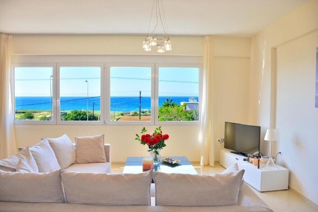 Готель Luxury Suites Stavromenos 3*