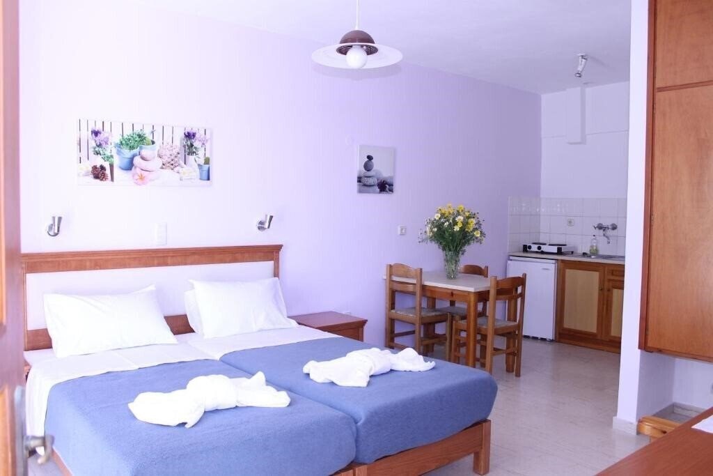 Отель Michaels Apartments 5*