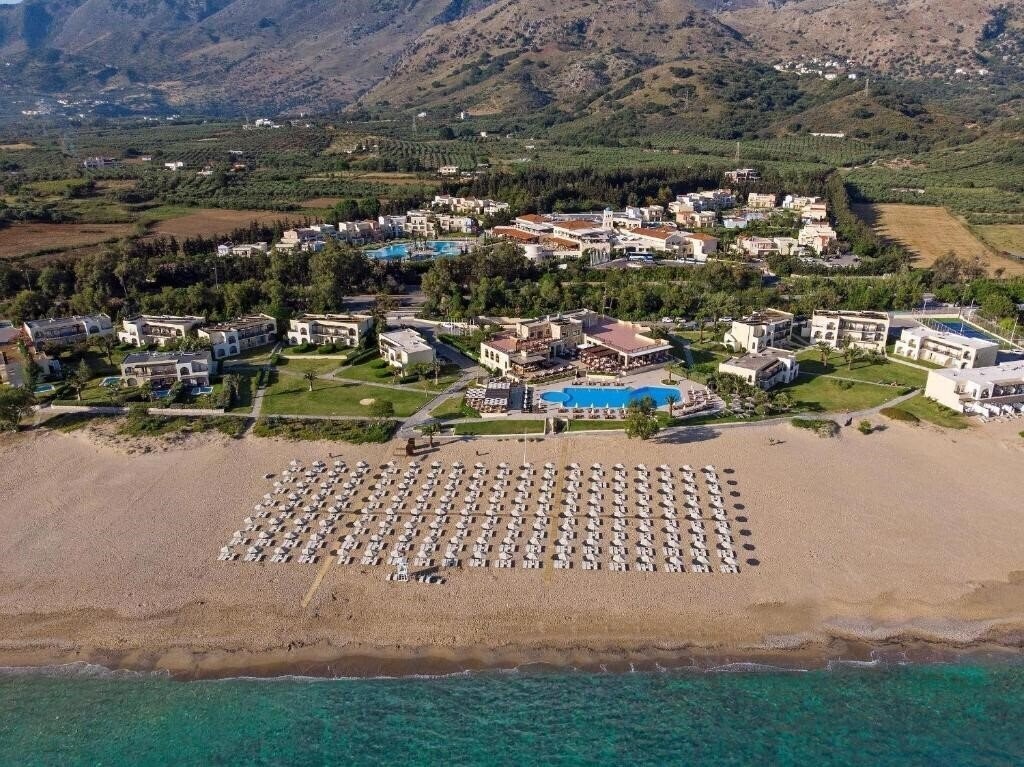 Готель Pilot Royal Village 5*