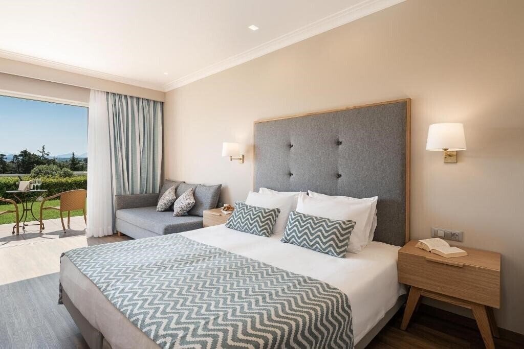 Картинка Pilot Royal Village 5*