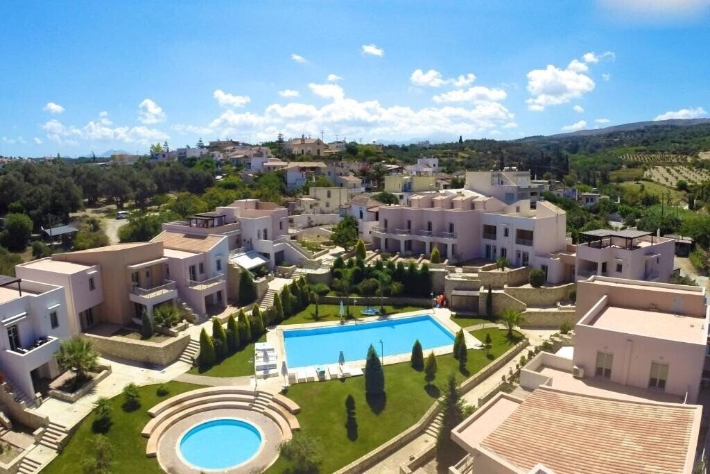 Отель Loutra Resort 4*