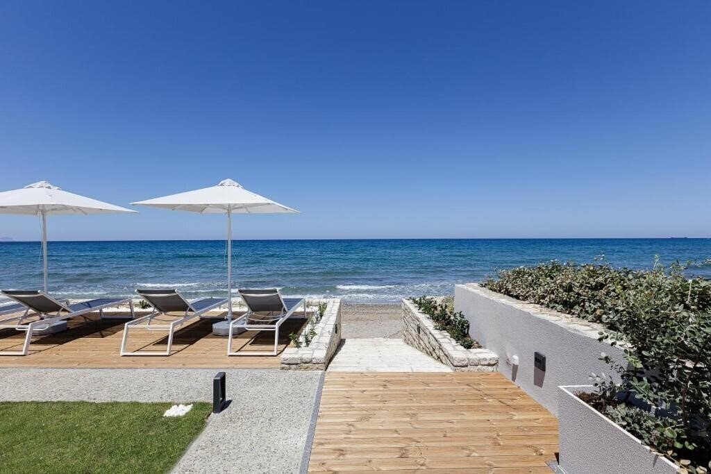 Фотография North Coast Seaside Suites 4*