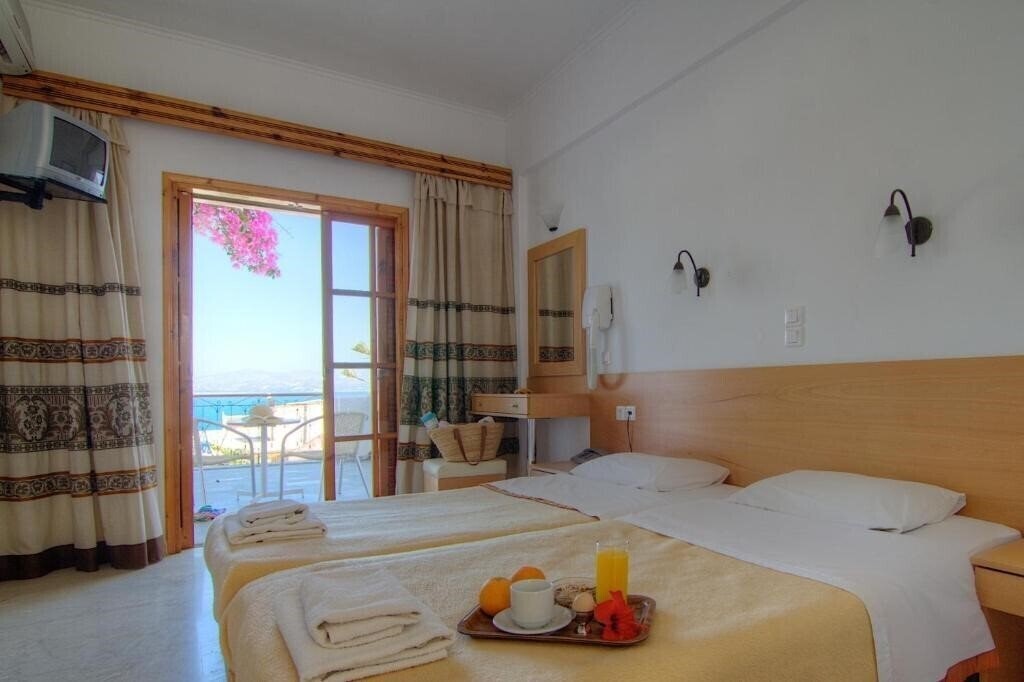 Изображение Adonis Hotel 2*