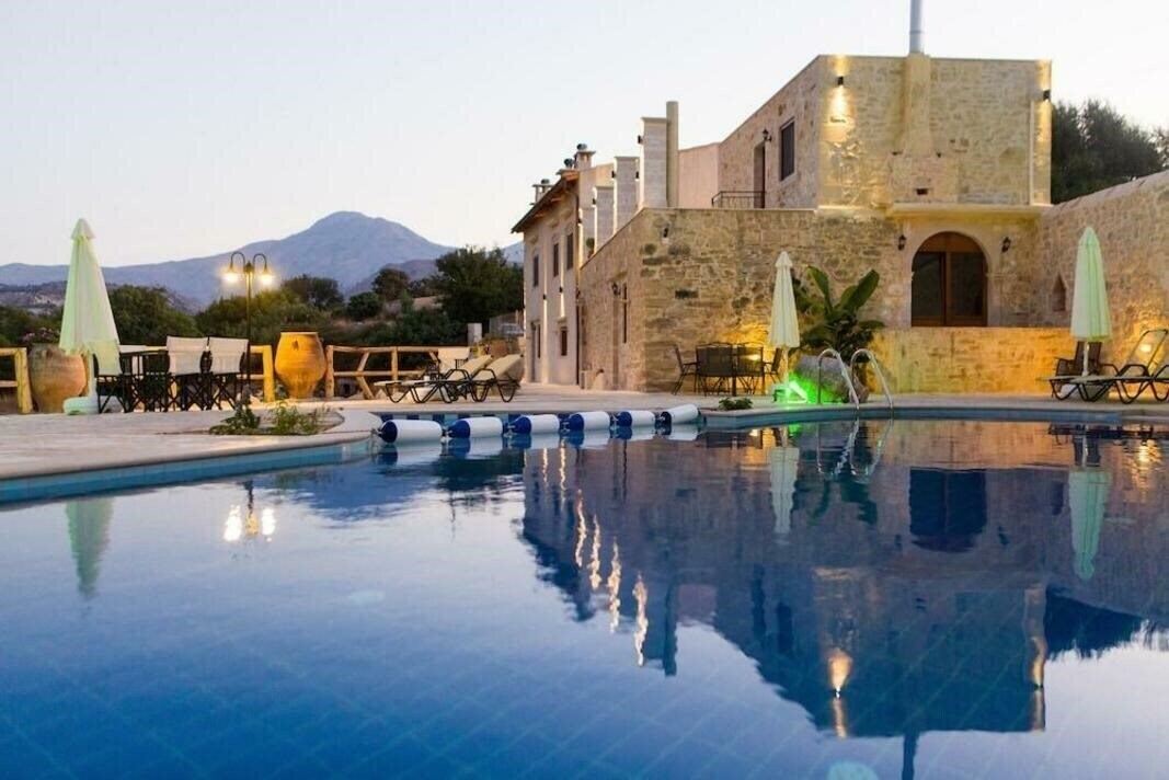 Готель Zouridi Villa Park 3*