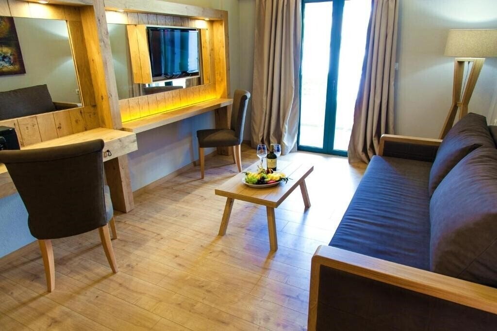 Картинка Elma Suites 3*