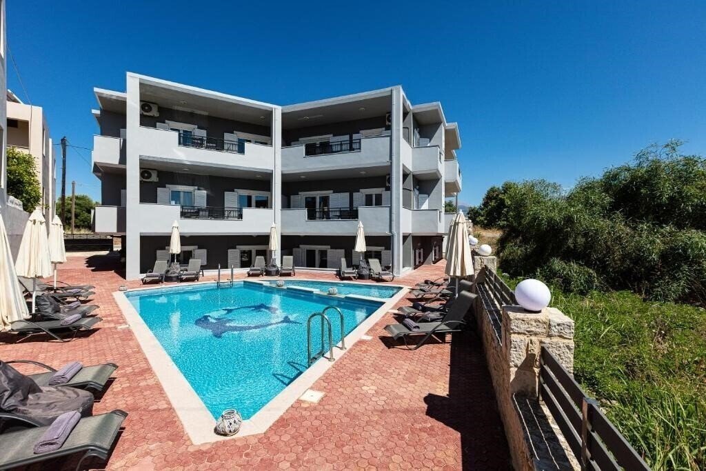 Готель Helenas Aparthotel 3*